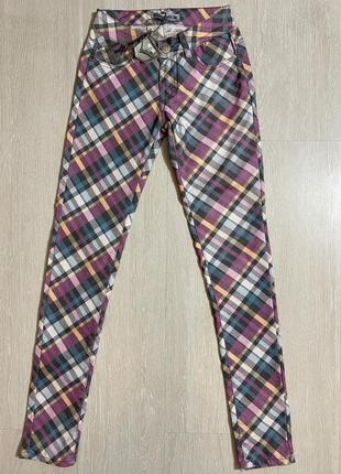 Джинсы в наличии.