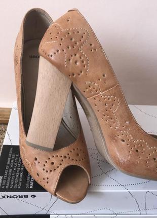 Фантастические туфли босоножки с перфорацией и открытым носком из натуральной кожи8 фото