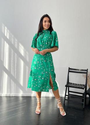 Трендовое нежное платье с разрезом по ноге зеленый s