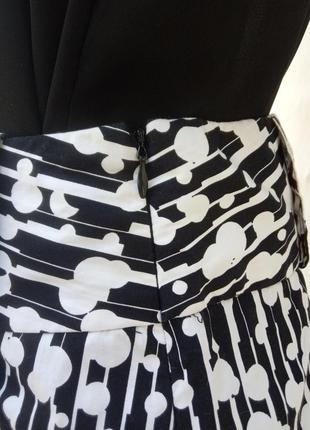 Нова легка стильна сорочка чорна спідниця в білий принт,складки,шовк,пишна.4 фото