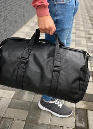 Чорна спортивна сумка дорожна з відділенням для взуття strong
