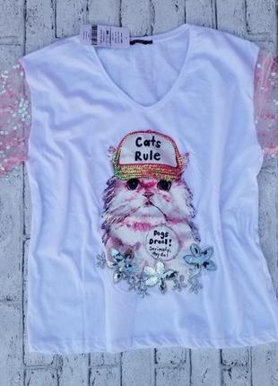 Футболка с ярким принтом