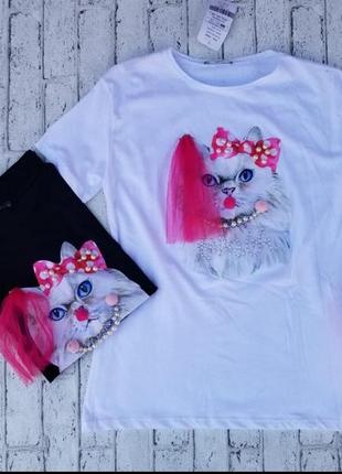 Футболка с ярким принтом