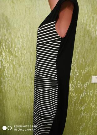 Эффектное платье - миди- карандаш - стрейчевое трикотаж\ черное в белую, косую полоску3 фото