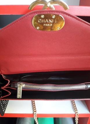 Шикарная женская сумочка - клатч модного красного цвета10 фото