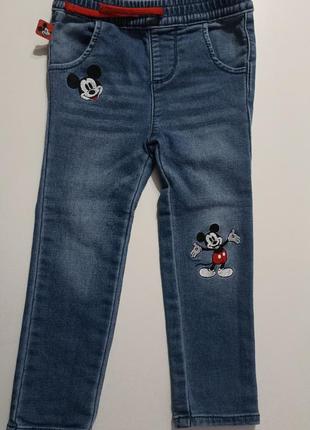 Продам джинсовые брюки для мальчика с мики,фирмы disney