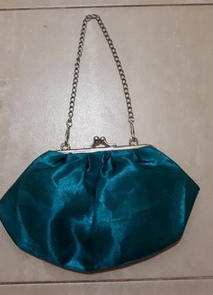 Сумочка атласна на вихід замок "поцілунок"