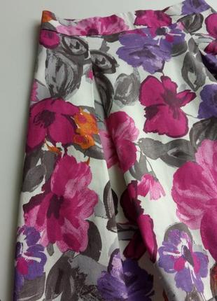 Красивейшая юбка в яркий цветочный принт из натуральной ткани6 фото