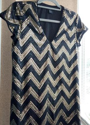 Супер красивое нарядное платье прямого силуэта в пайетки в геометричный принт6 фото
