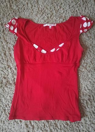 Миленькая футболочкам в актуальный горох