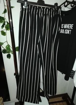 Штаны bershka широкие трикотаж полоска черно-белые