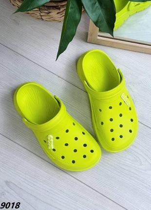 Шльопанці шльопки резина гума с закритим носком