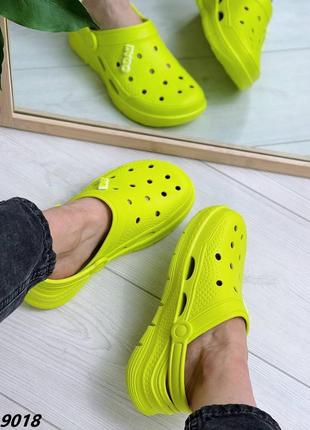 Шльопанці шльопки резина гума с закритим носком