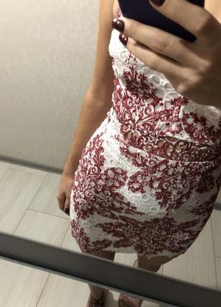 Круживна сукня з чокером4 фото