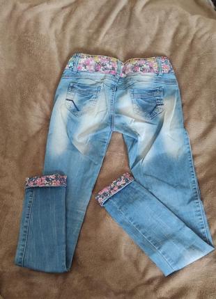 Летние джинсы с низкой посадкой 🥰 с цветными вставками.2 фото