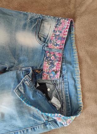 Летние джинсы с низкой посадкой 🥰 с цветными вставками.3 фото