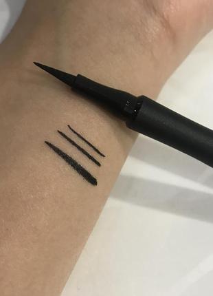 Підводка фломастер чорна водостійка aden cosmetics precision eyeliner чорного кольору аден3 фото