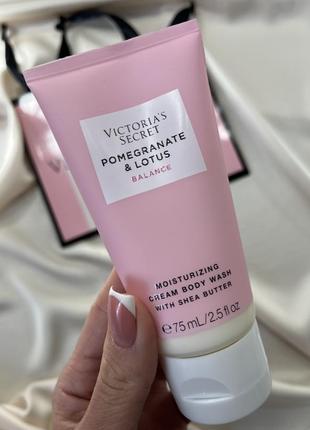 Міні гель для душу травел розмір pomegranate & lotus victoria’s secret