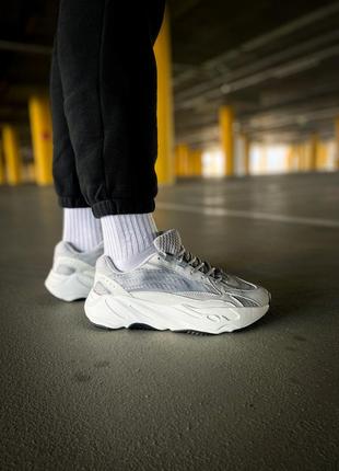 Кроссовки adidas yeezy boost 700 v2