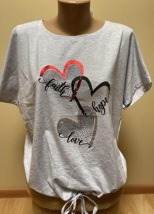 Светло-серая футболка с принтом «сердечки»🌸🌸🌸2 фото