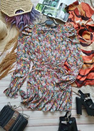 Цветочное платье с широкими рукавами в винтажном стиле5 фото