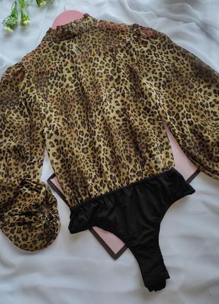Стильная блуза боди леопардовый принт с открытой спиной воротник стойка длинные пышные рукава