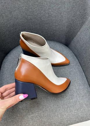 Стильні шкіряні ботинки