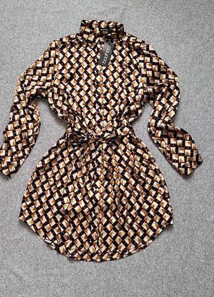 Сукня - сорочка рубашка атласна boohoo m нова геометричний принт з поясом пляття5 фото