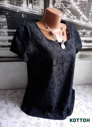 Жіноча котонова блуза з шиття з коротким рукавом чорного кольору 46-48 розміру