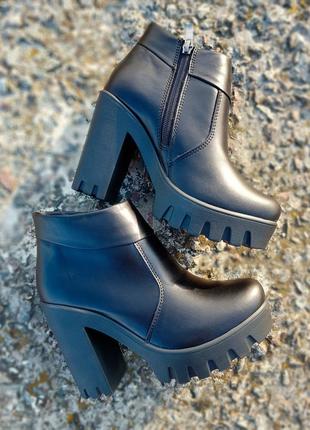 Модные ботильоны женские натуральные кожаные на высоком каблуке красивые модельные чёрные 39 размер3 фото