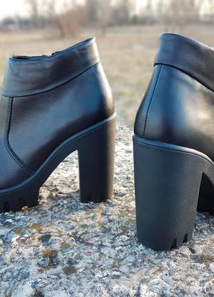Модные ботильоны женские натуральные кожаные на высоком каблуке красивые модельные чёрные 39 размер5 фото