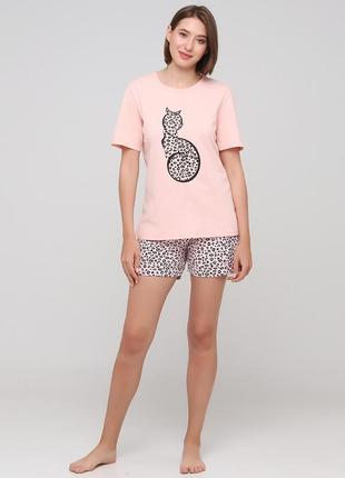 Хлопковая удобная пижама пудрового цвета maria lenkevich 3250 с шортами окрасом леопарада и футболка с