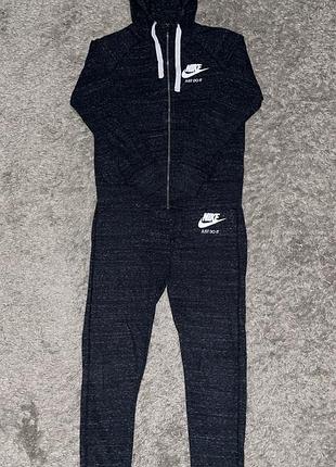 Спортивный костюм nike sportswear, оригинал, размер s, m