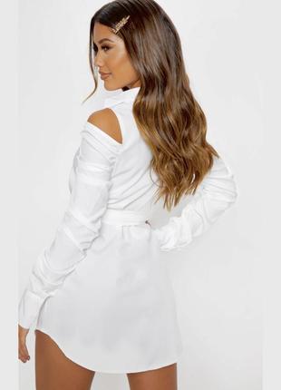 Plt белое платье рубашка мини с вырезами на плечах собраны длинные рукава рюши6 фото