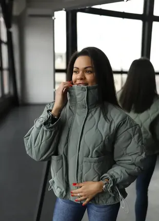 Стеганая демисезонная короткая женская куртка, женская стильная куртка - бомбер, ветровка5 фото