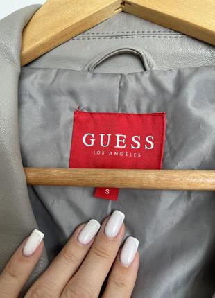 Серая стильная косуха guess6 фото