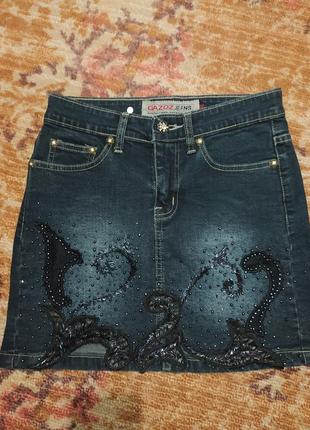 Юбка женская джинсовая синяя со стразами и блестками1 фото