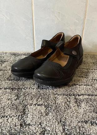 Женские кожаные туфли clarks 40р