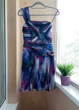 Красиве літнє плаття з драппировкой