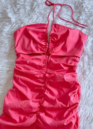 Оригинальное розовое платье zara со сборкой1 фото