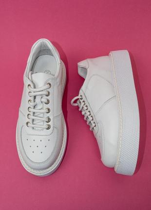 Жіночі кросівки кеди шкіряні білі демісезонні 39 кроссовки кеды женские кожаные nemca2 фото