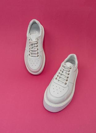 Жіночі кросівки кеди шкіряні білі демісезонні 39 кроссовки кеды женские кожаные nemca4 фото