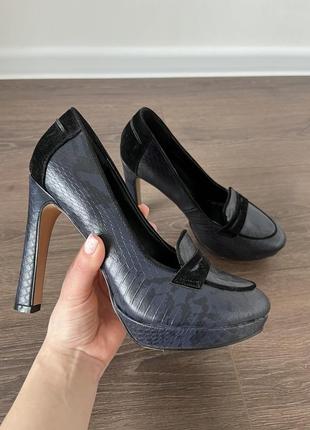 Туфли на каблуке темно-синие3 фото