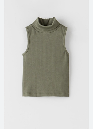 Гольф-безрукавка в рубчик 7 лет