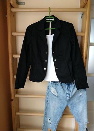 Базовый чёрный блейзер/пиджак в кежуал стиле от tommy hilfiger на кнопки