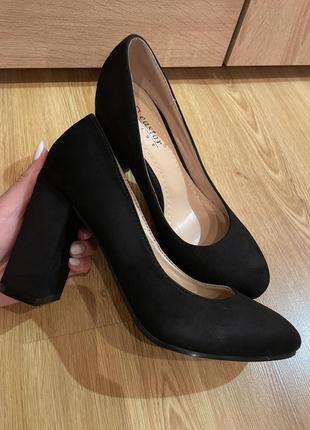 Туфлі на підборах, натуральна замша