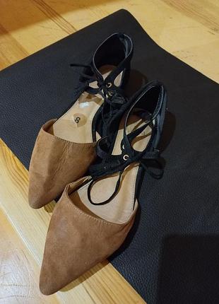 Балетки з гострим носком