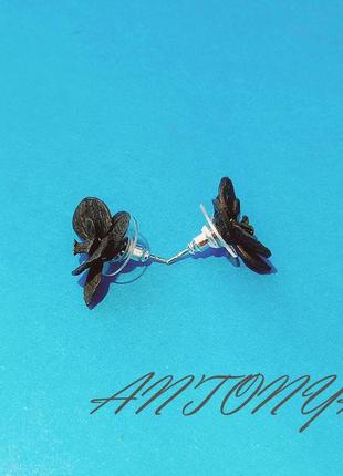 Сережки гвоздики чорні орхідеї,сережки чорні квіти,сережки орхідеї ручної роботи5 фото