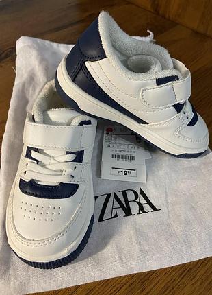 Білі дитячі кросівки на липучках zara, розмір 24