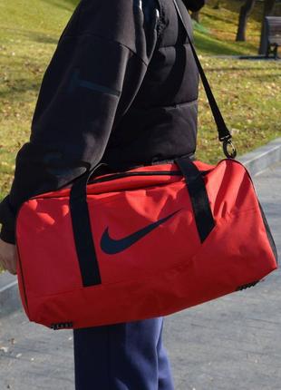Спортивна сумка reebok ufc для тренувань, у дорогу.4 фото